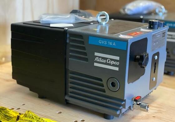 वैक्यूम पंप GVS16A 0.9kw मोटर पावर वाटर वेपर लिमिट 15mbar सेमीकंडक्टर निर्माण और अनुसंधान के लिए डिज़ाइन किया गया